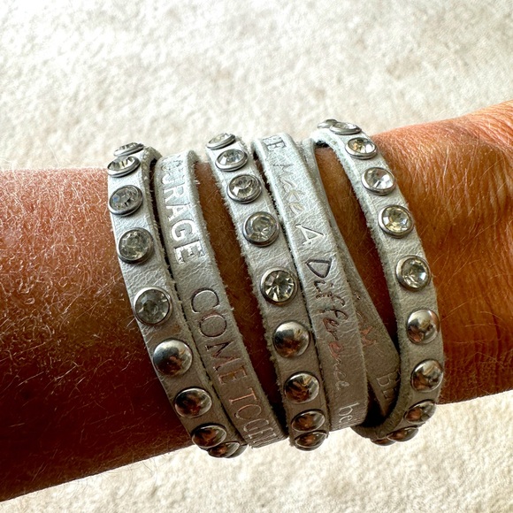 Good Works make a Difference leather bracelet - Picture 1 of 9